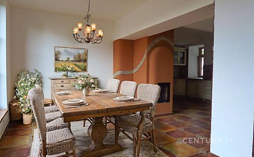 Prodej bytu 5+1 186 m², Libušino náměstí, Libiš, okres Mělník