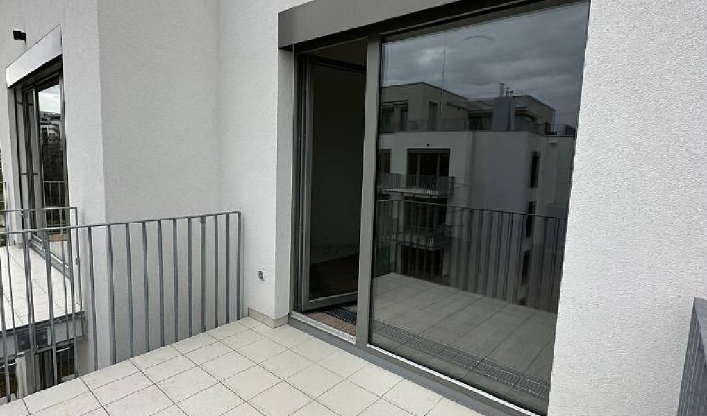 Prodej bytu 1+kk 42 m², Praha – náhled fotky 27