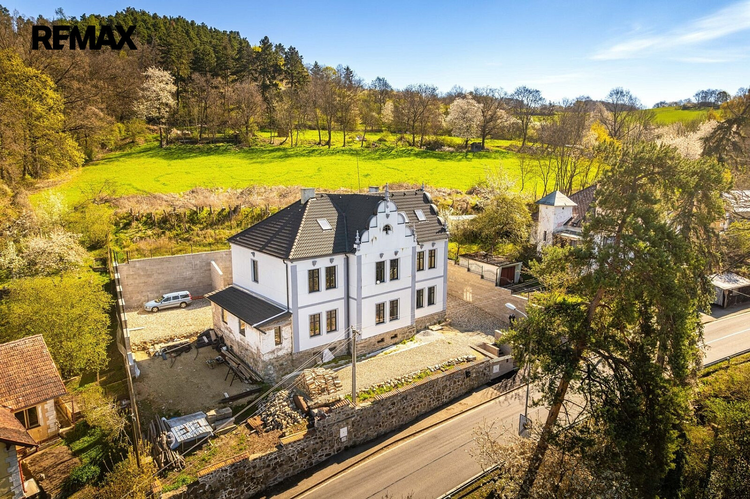 Prodej domu 550 m² s pozemkem 1 119 m² – fotografie 2