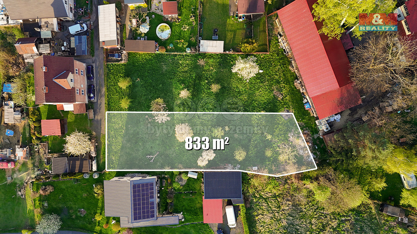 Prodej stavebního pozemku 833 m² – fotografie 2