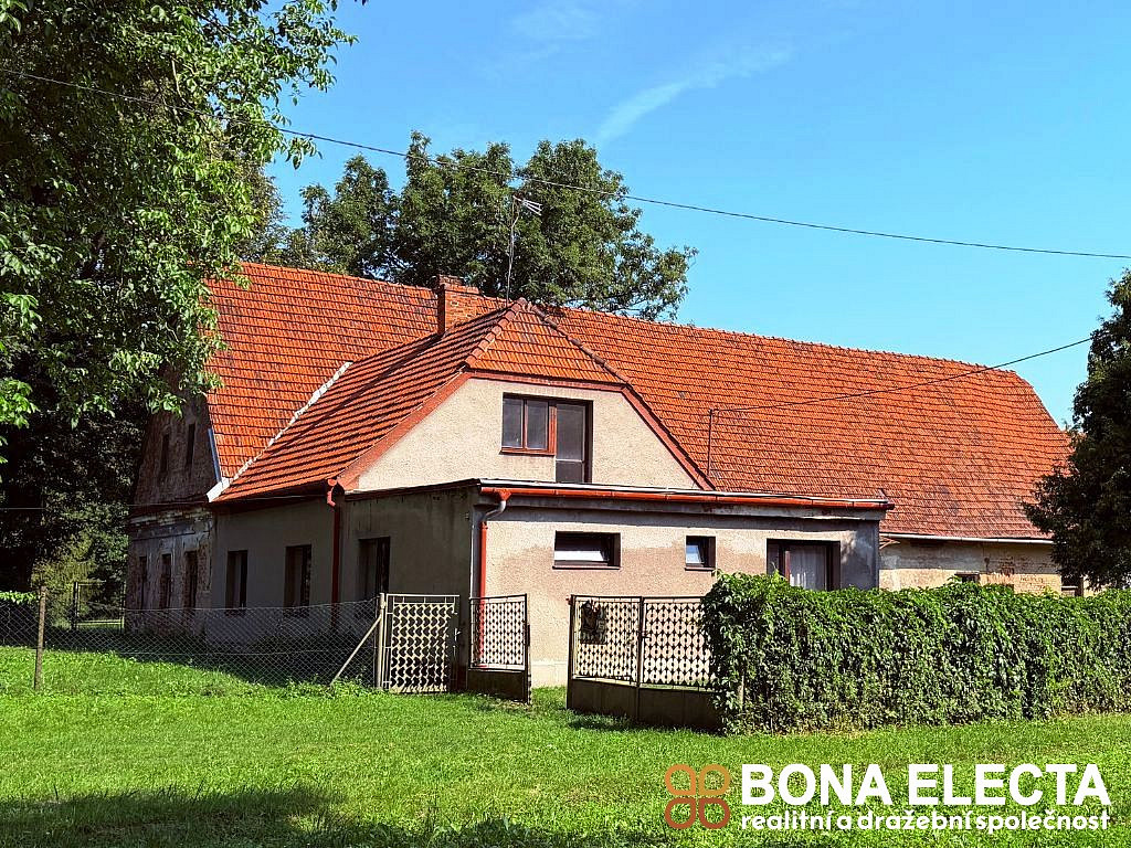 Prodej domu 120 m² s pozemkem 9 429 m²