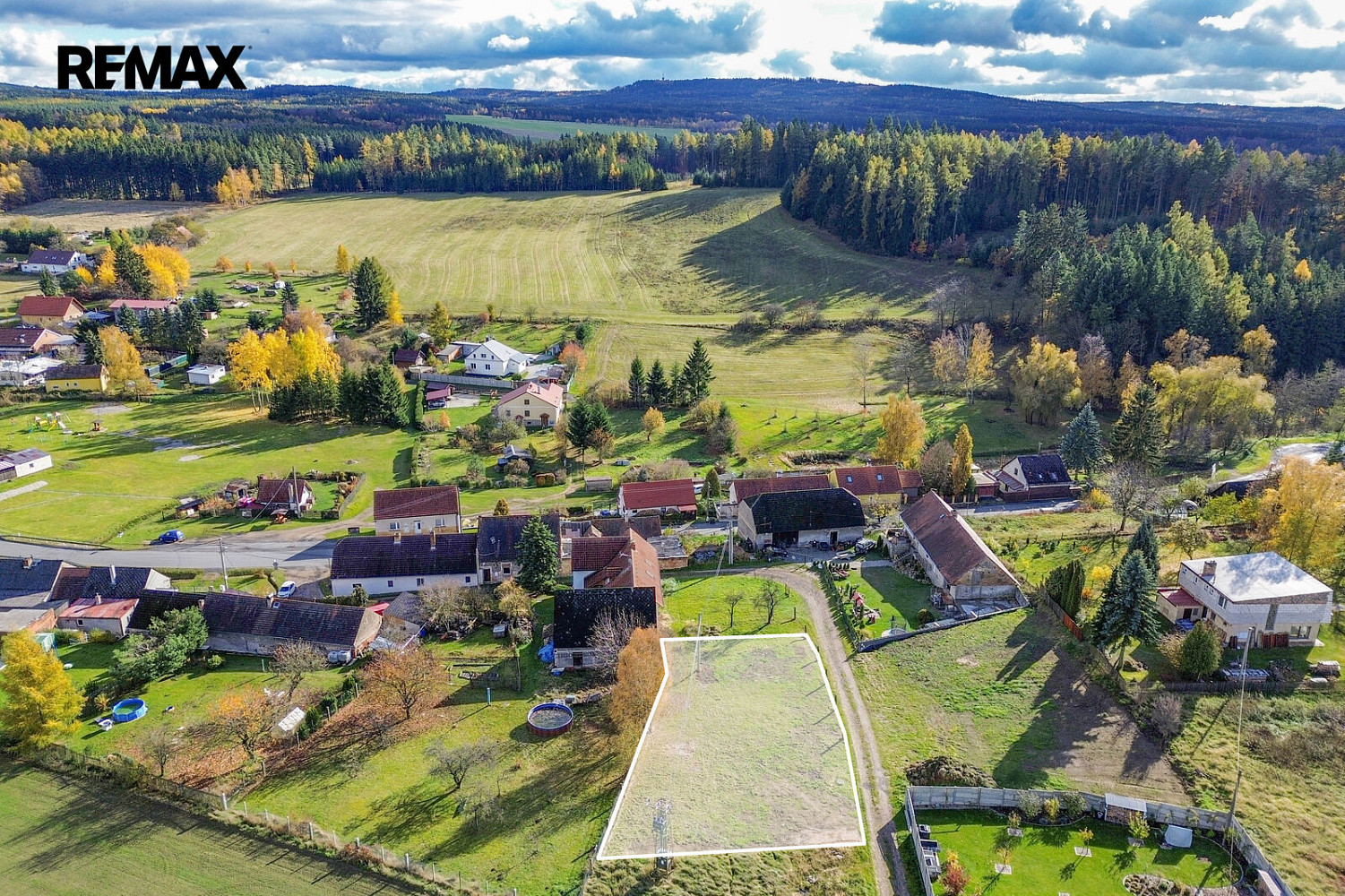 Prodej stavebního pozemku 757 m² – fotografie 3
