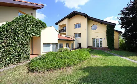 Pronájem domu 454 m² s pozemkem 726 m², 7. května, Praha 4 - Chodov