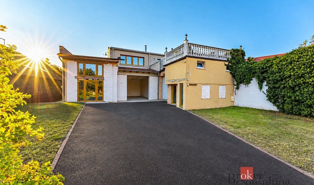 Prodej domu 448 m² s pozemkem 989 m², Velké Přítočno – fotka 1 z 33