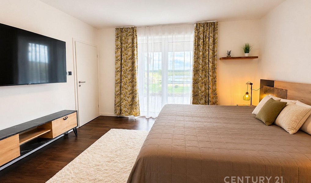 Prodej domu 260 m² s pozemkem 906 m², Hajany – náhled fotky 11
