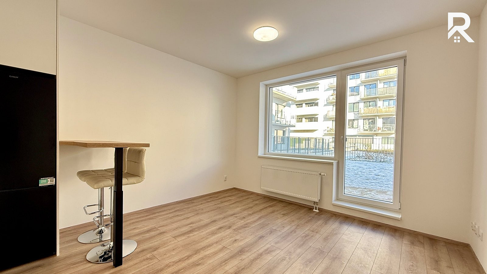 Pronájem bytu 1+kk 27 m² – pohled 2