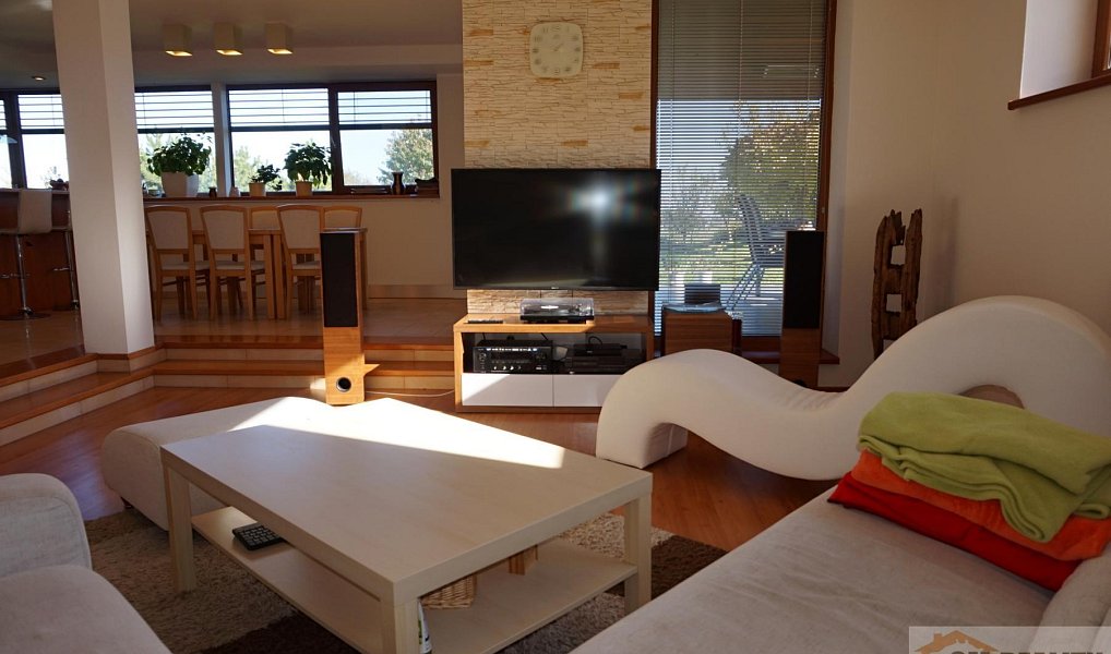 Prodej domu 197 m² s pozemkem 2 022 m², Mostkovice – náhled fotky 9