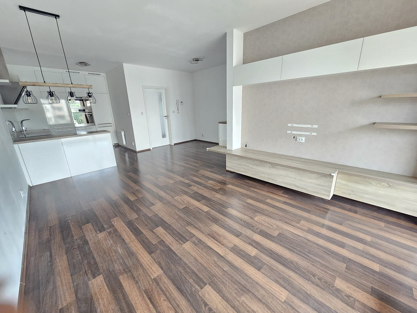 Pronájem bytu 2+kk 59 m² – fotografie 2