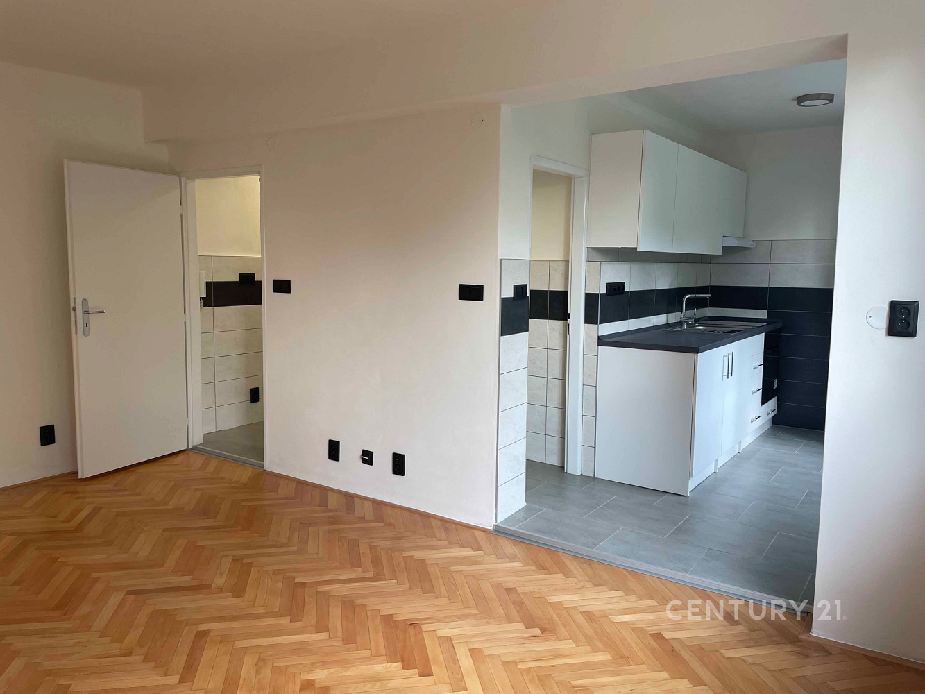 Pronájem bytu 1+1 38 m² – fotografie 5