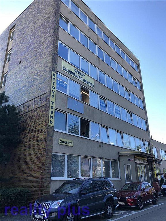 Pronájem kanceláře 584 m² – fotografie 2