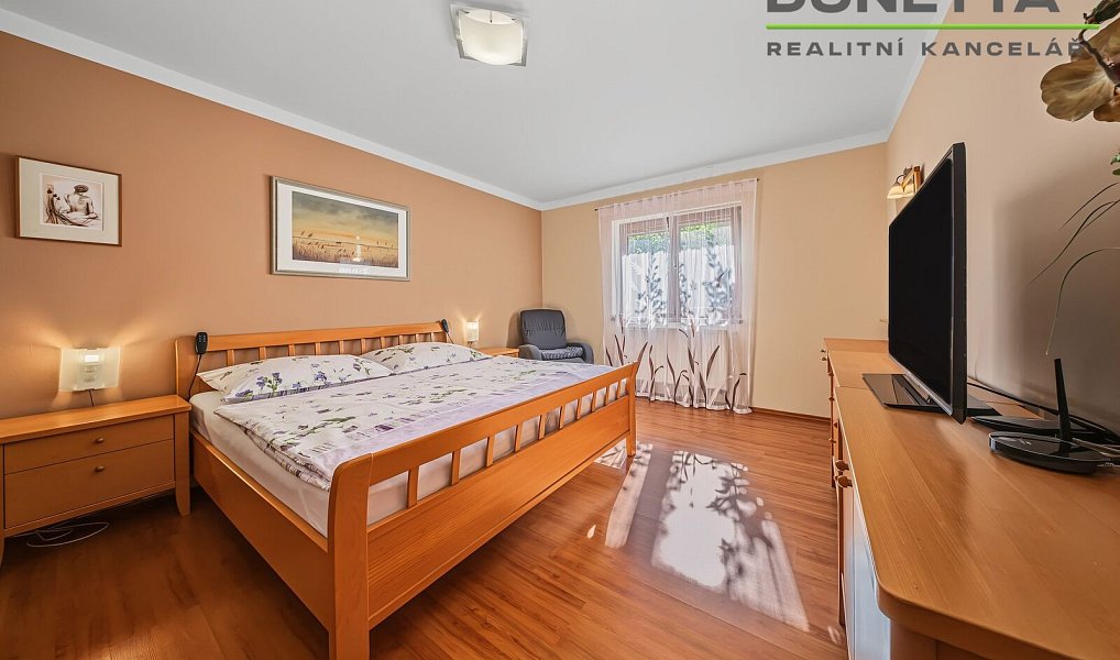 Prodej domu 233 m² s pozemkem 1 194 m², Mokrovousy – náhled fotky 13
