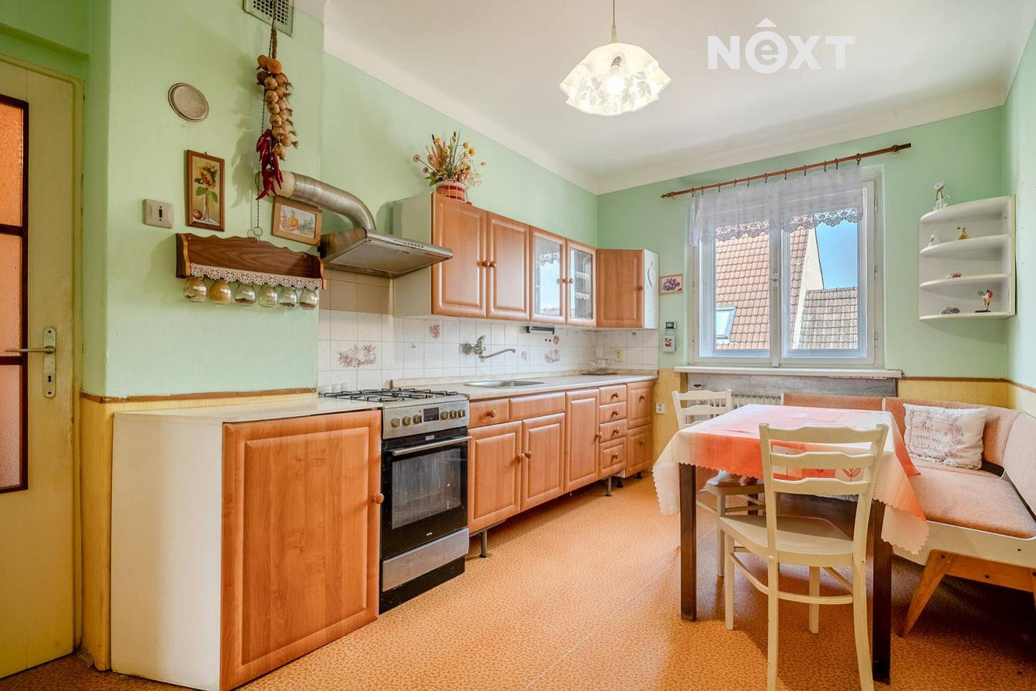 Prodej domu 174 m² s pozemkem 688 m² – fotografie 2