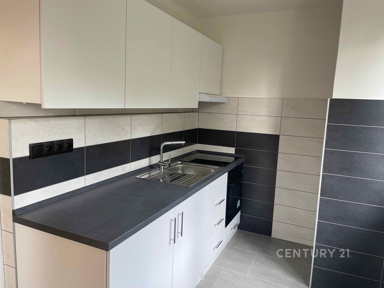 Pronájem bytu 1+1 38 m²