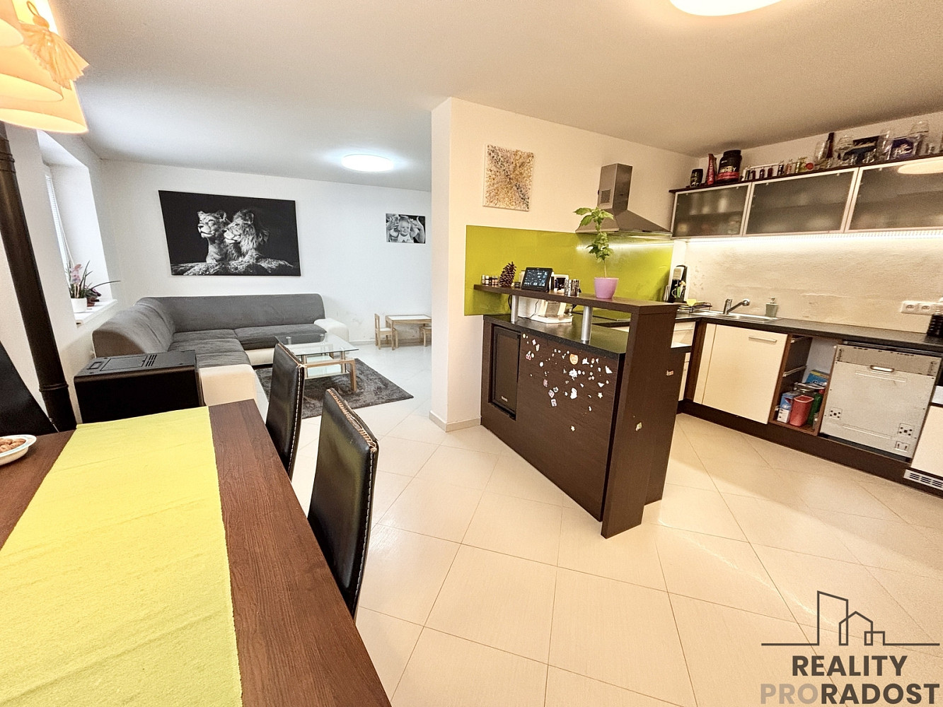 Prodej domu 140 m² s pozemkem 294 m² - View 3