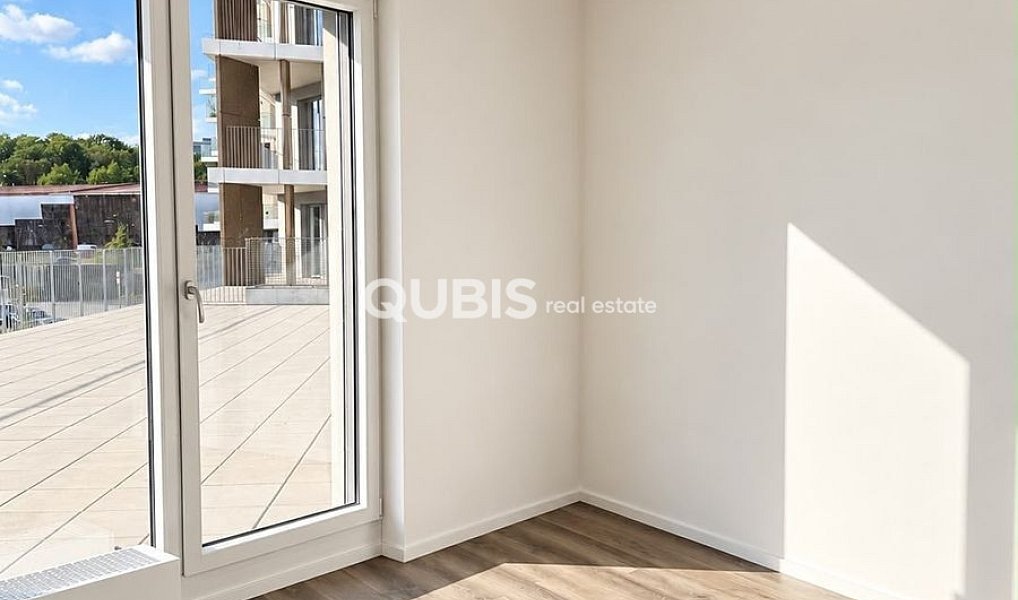 Pronájem bytu 2+kk 147 m², Praha – náhled fotky 4