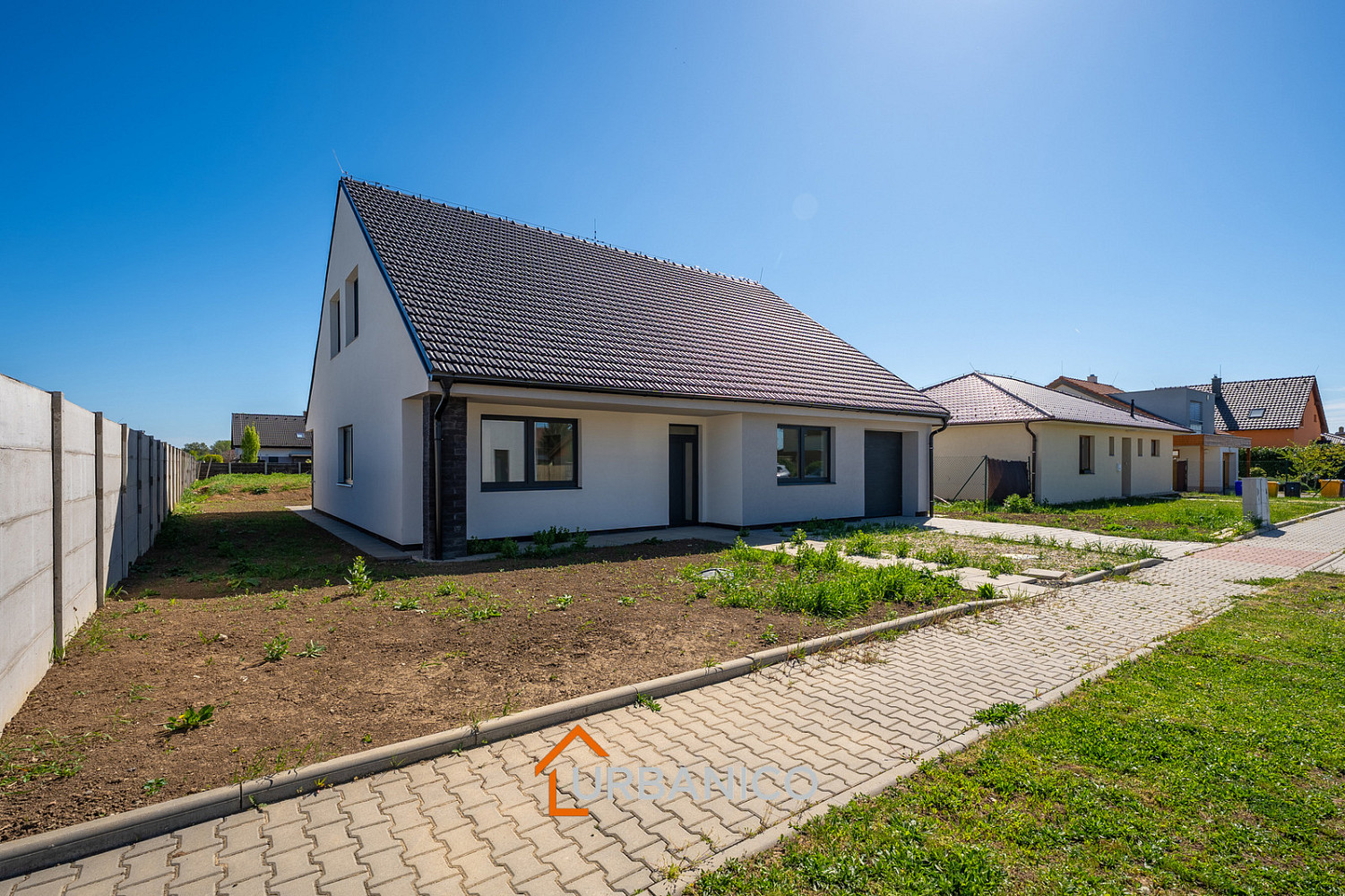 Prodej domu 230 m² s pozemkem 1 000 m² – fotografie 2