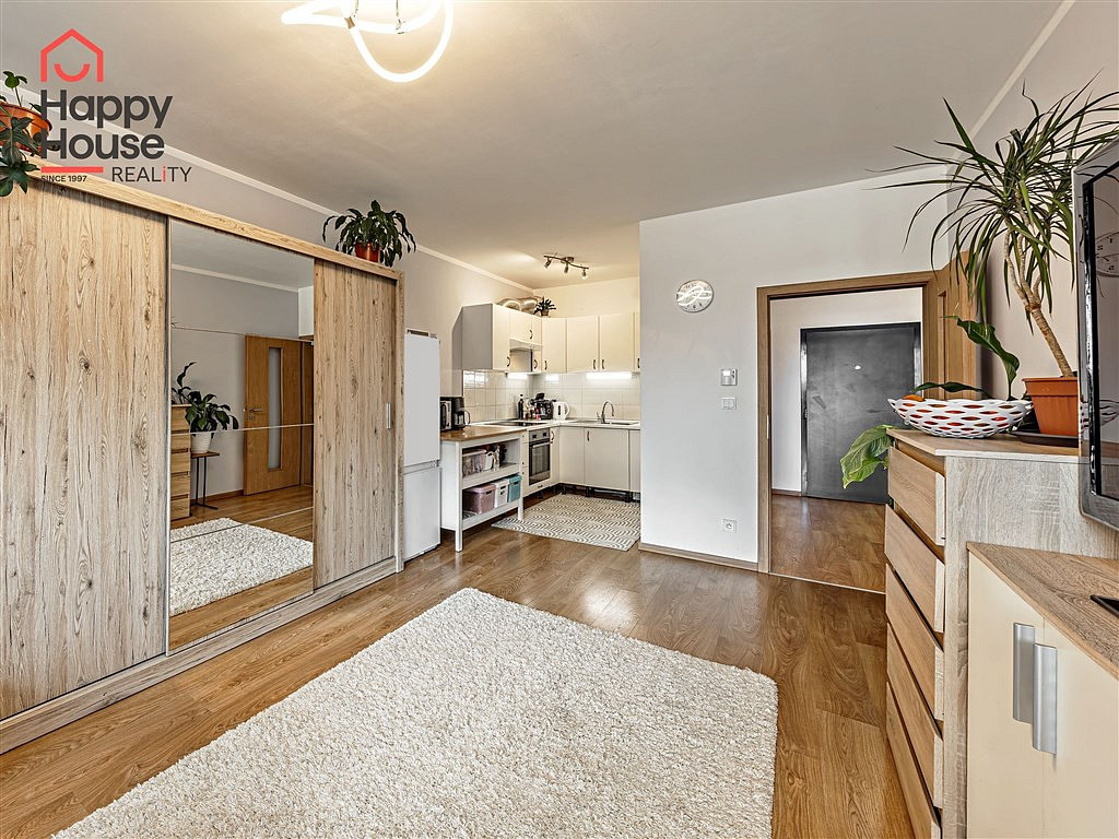 Prodej bytu 2+kk 57 m² – pohled 3