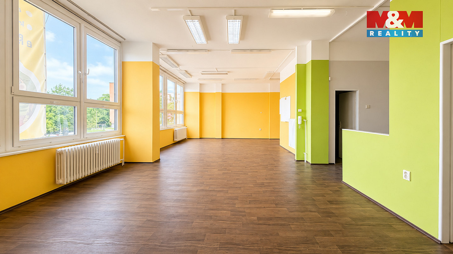 Pronájem obchodních prostor 82 m² — photo 2