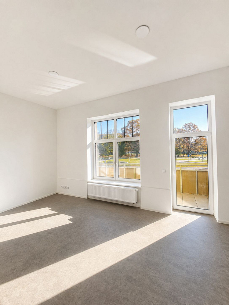 Pronájem bytu 1+kk 53 m² — photo 2
