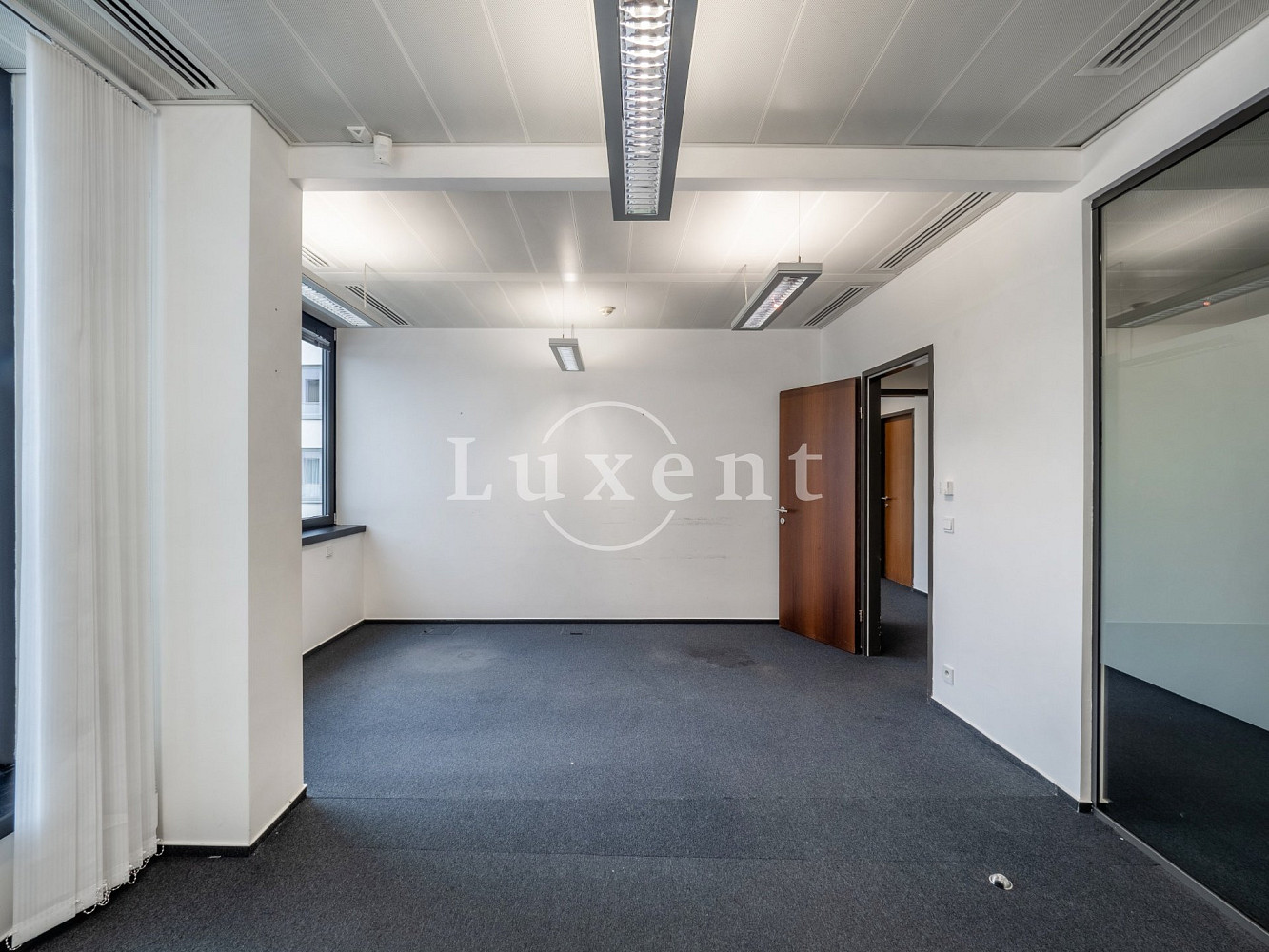 Pronájem kanceláře 1 811 m² – fotografie 4