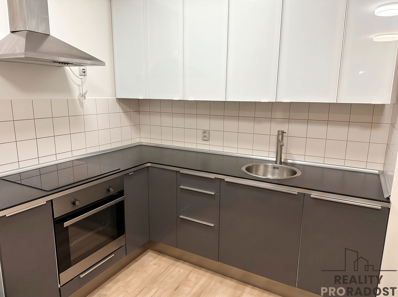 Pronájem bytu 1+kk 36 m² – fotografie 2