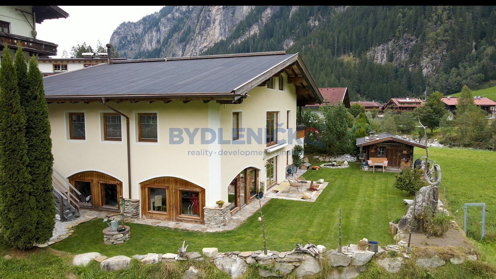 Prodej domu 550 m² s pozemkem 751 m²