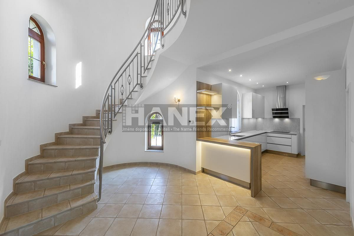 Pronájem domu 243 m² s pozemkem 540 m² – pohled 5