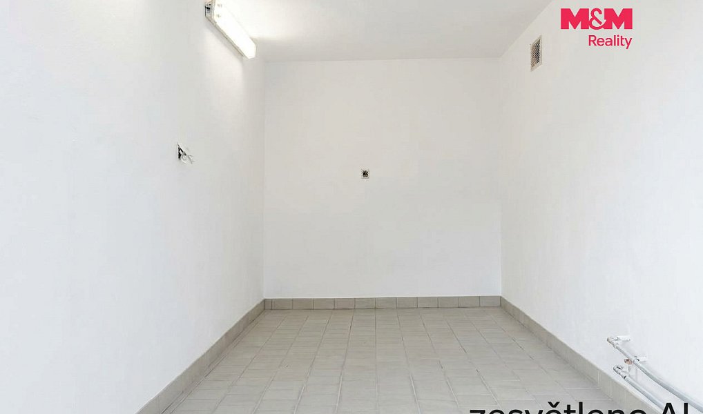 Pronájem garáže, 18 m2, Plzeň, ul. Sokolovská, Plzeň – náhled fotky 2