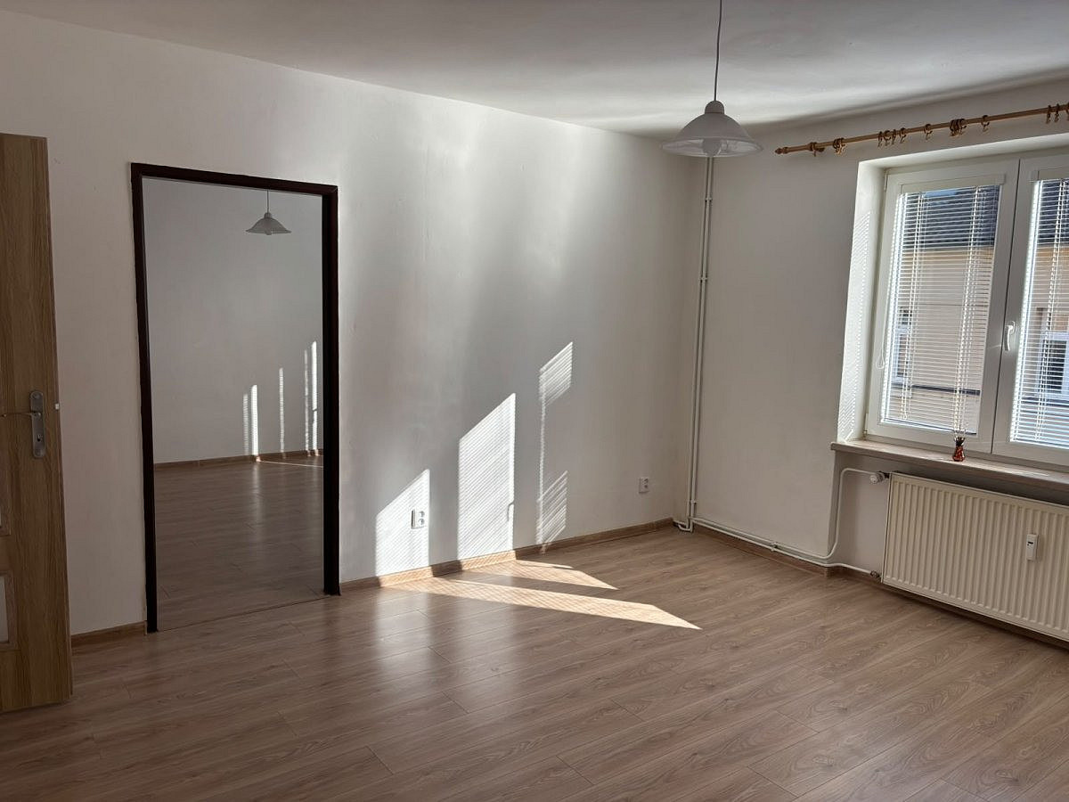 Pronájem bytu 2+1 55 m² – fotografie 3