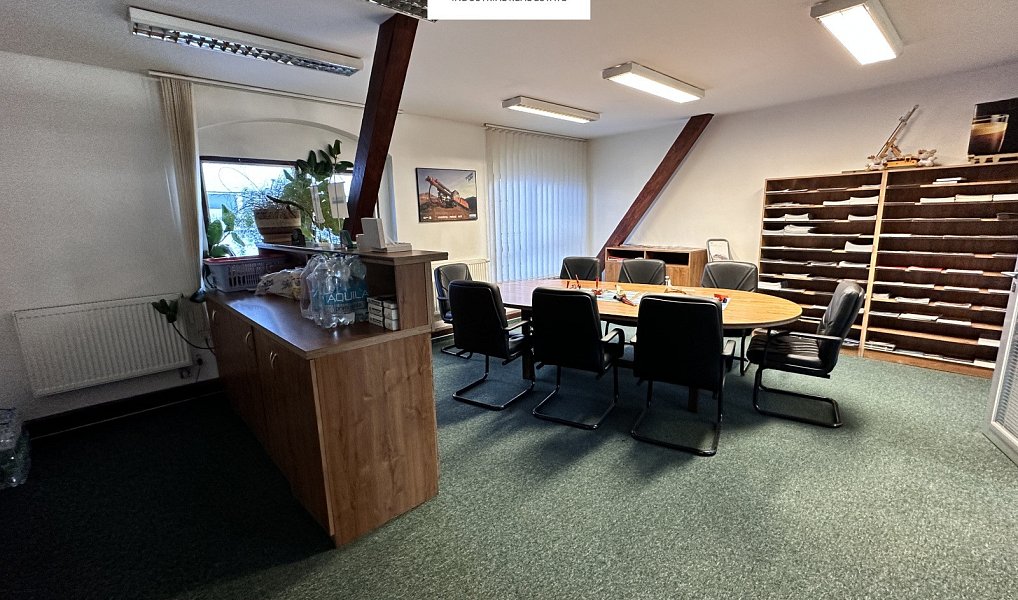 Prodej skladovacích prostor 1 088 m², Králův Dvůr – náhled fotky 16