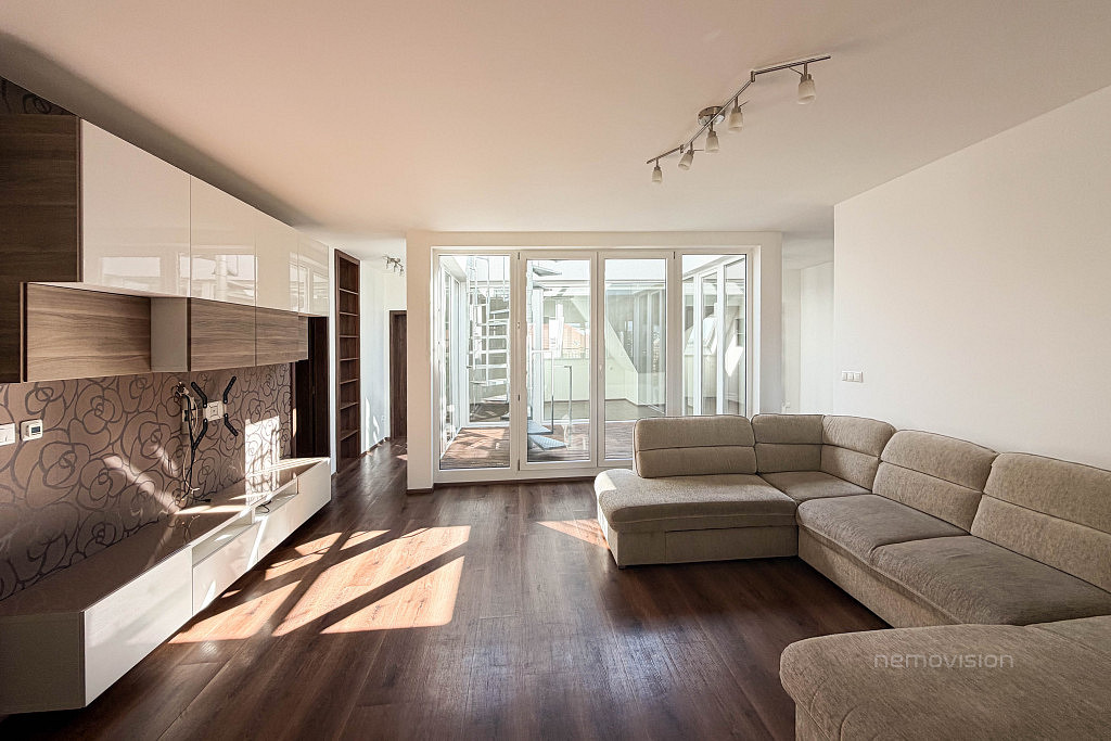 Pronájem bytu 4+kk 122 m² – fotografie 5