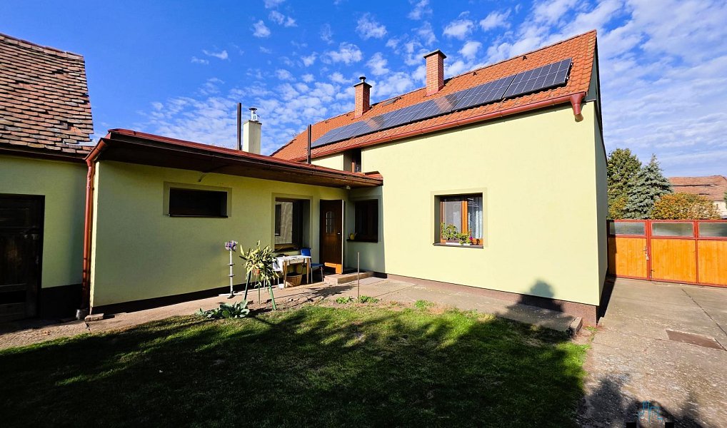Prodej domu 200 m² s pozemkem 1 080 m², Výškov – náhled fotky 3