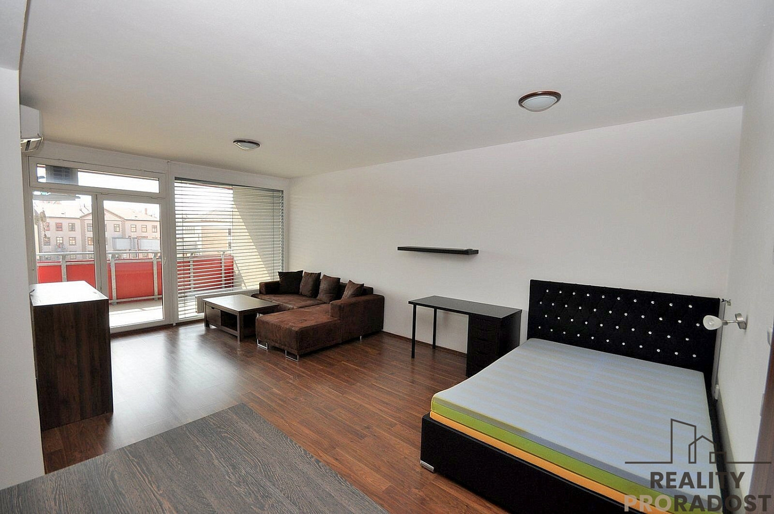Pronájem bytu 1+kk 51 m² – fotografie 4