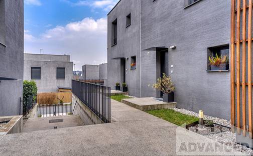 Prodej domu 120 m² s pozemkem 57 m², Pod Karlovarskou silnicí, Praha 6 - Ruzyně