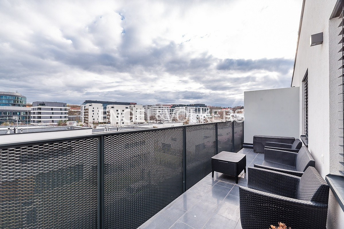 Pronájem bytu 2+kk 51 m² – fotografie 2