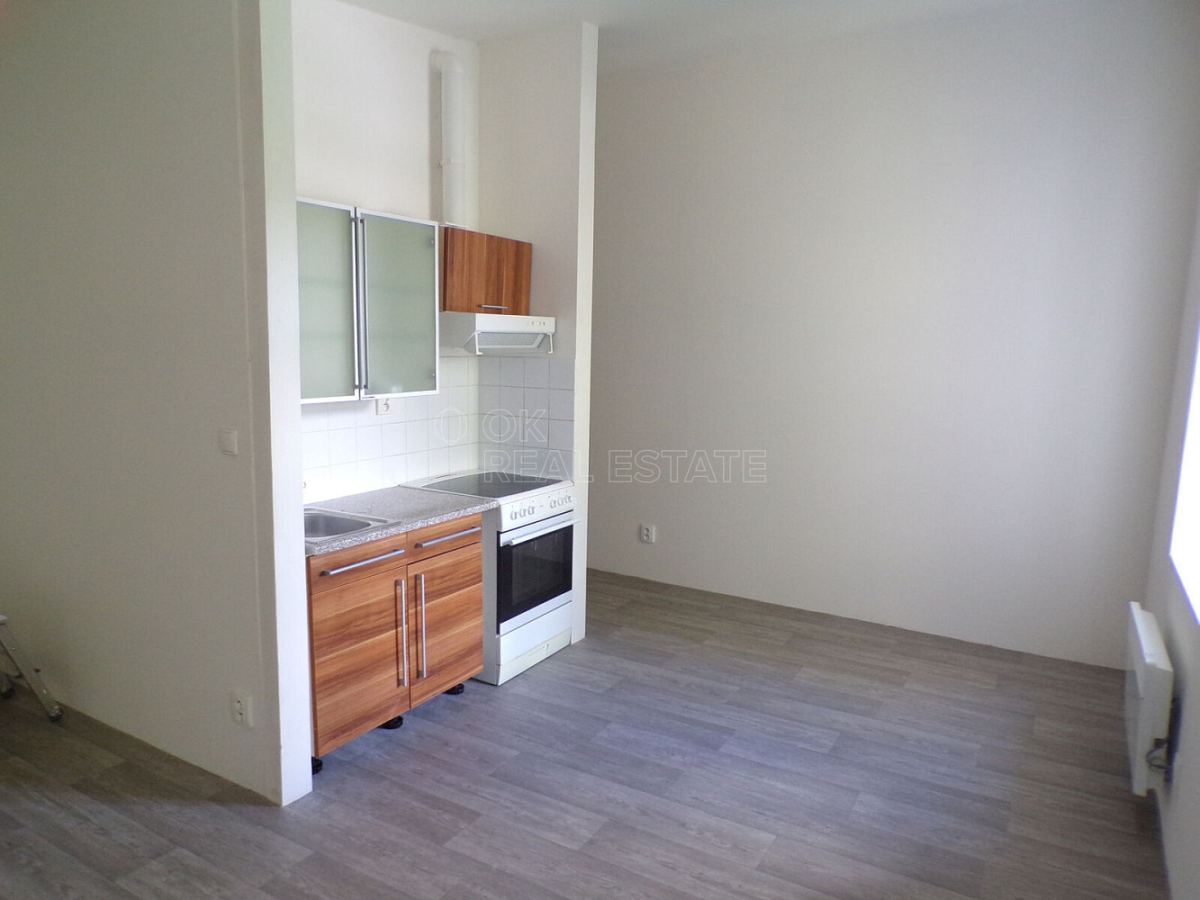 Pronájem bytu 1+kk 30 m² – fotografie 3