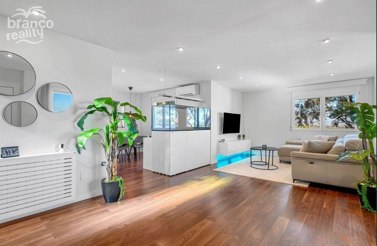 Prodej domu 180 m² s pozemkem 600 m² – pohled 2