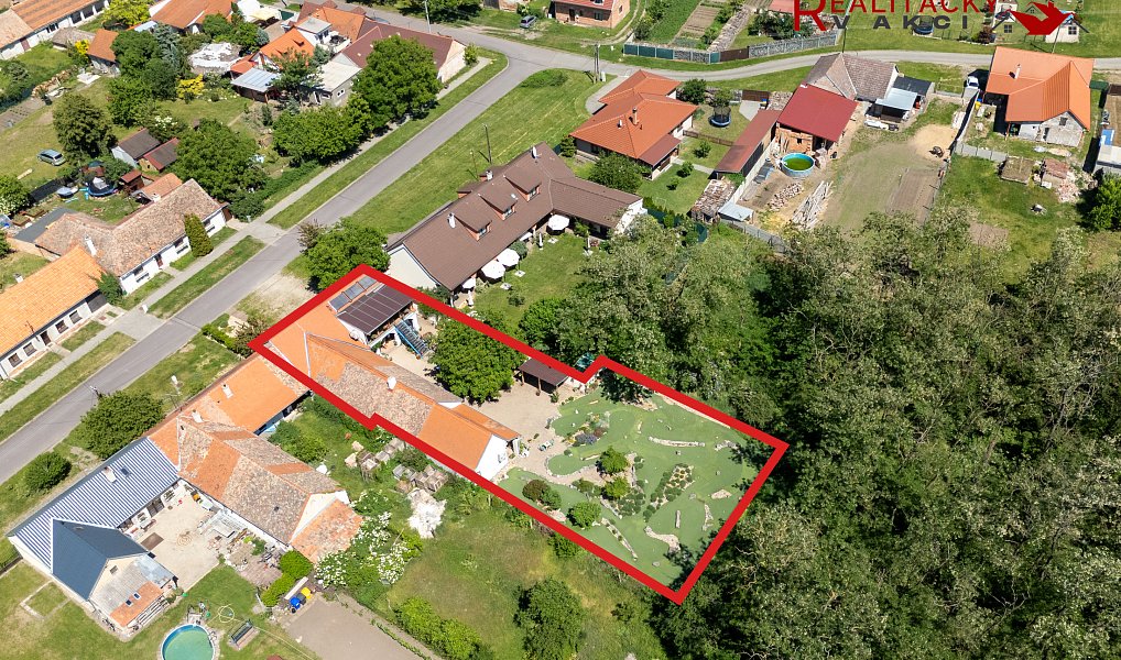 Prodej ubytovacího objektu 291 m², Nový Přerov – náhled fotky 2