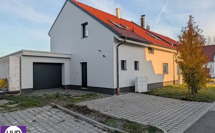 Prodej domu 171 m² s pozemkem 734 m², Hrušky, okres Vyškov