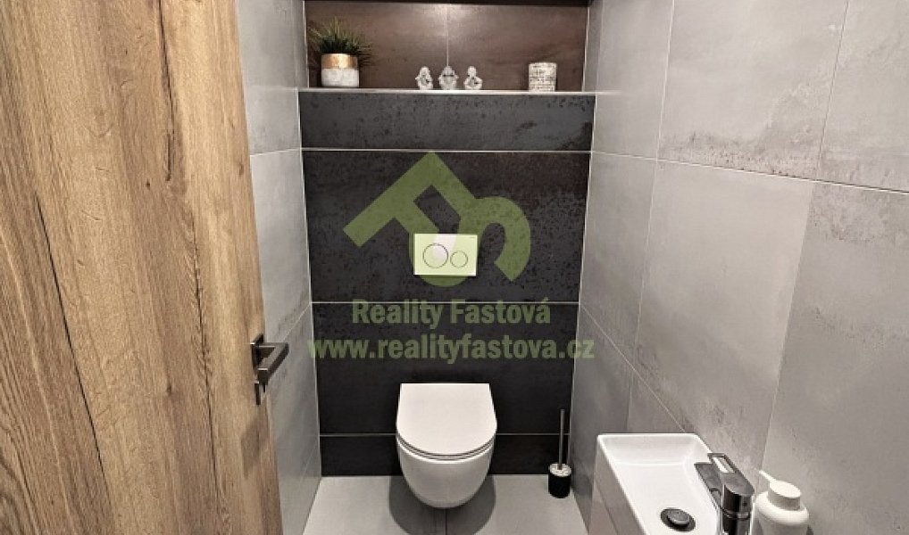 Prodej domu 156 m² s pozemkem 918 m², Lužany – náhled fotky 26