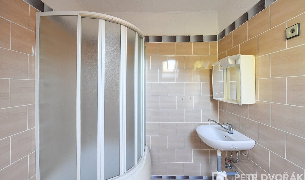Prodej domu 161 m² s pozemkem 1 027 m², Úvaly – náhled fotky 20