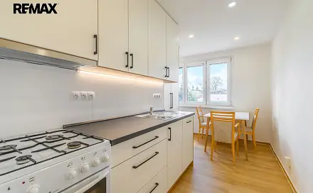 Pronájem bytu 2+1 59 m², Josefa Knihy, Rokycany - Střed