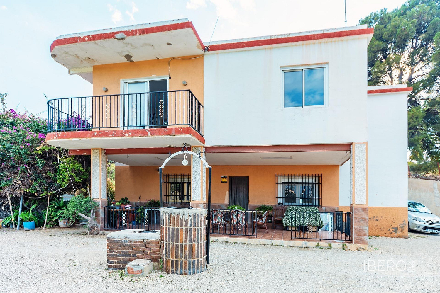 Prodej domu 200 m² s pozemkem 11 000 m²