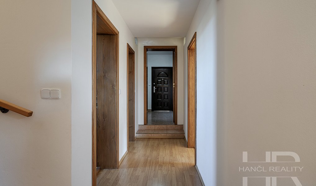 Prodej domu 202 m² s pozemkem 2 142 m², Šternberk – náhled fotky 12