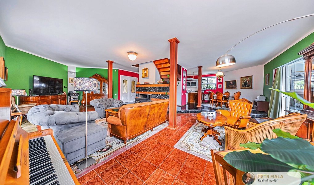 Prodej domu 305 m² s pozemkem 1 174 m², Plzeň – náhled fotky 12