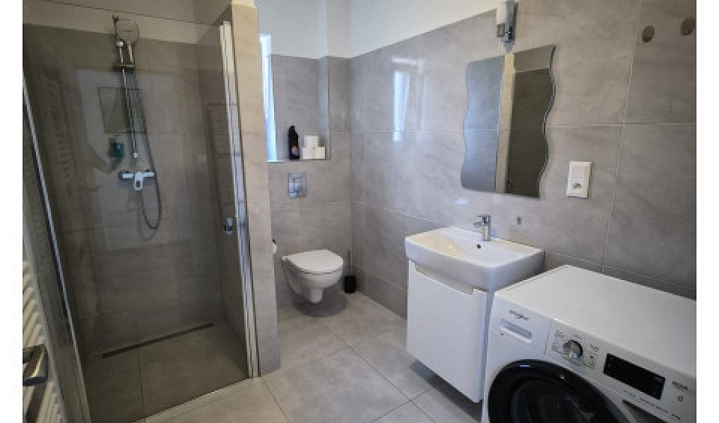 Pronájem bytu 3+kk 70 m², Roudné – náhled fotky 11