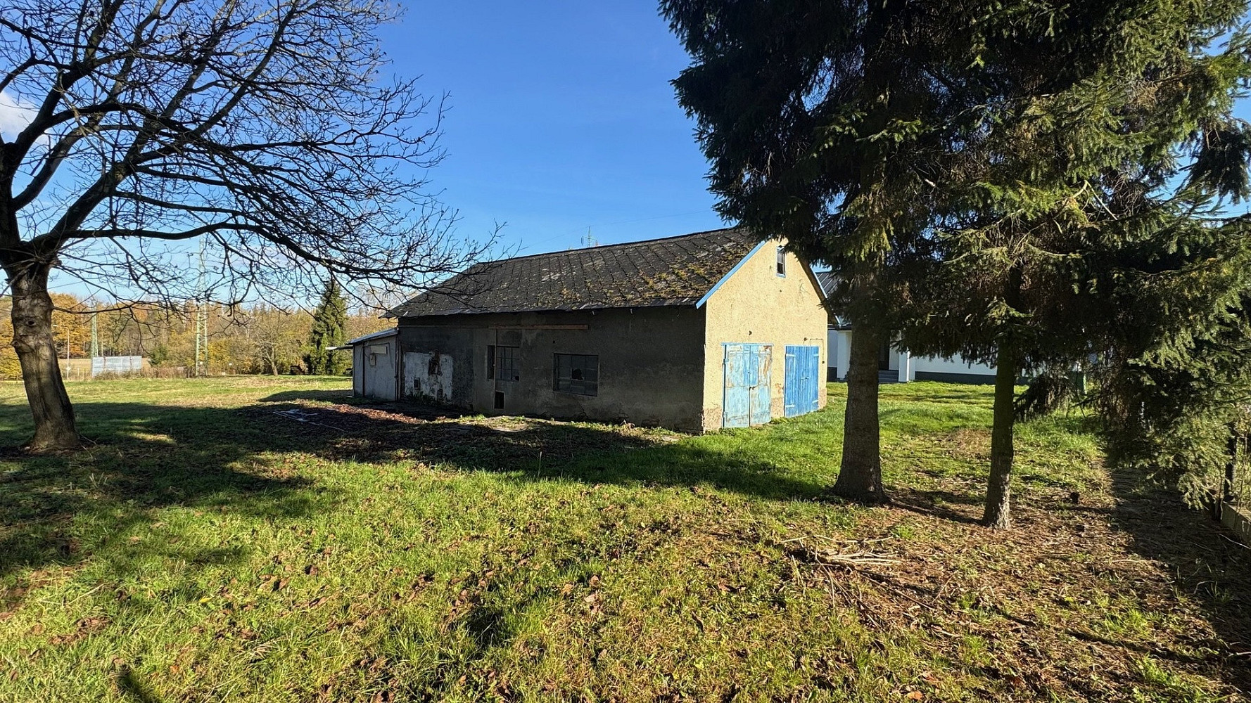 Prodej komerčního pozemku 1 241 m² – pohled 2