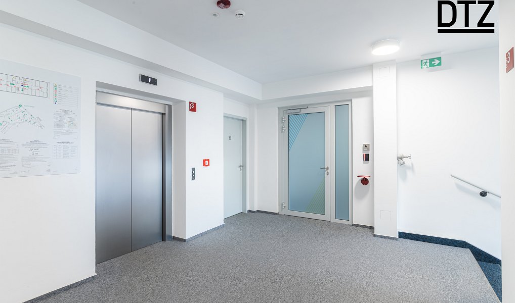Pronájem kanceláře 277 m², Liberec – náhled fotky 12