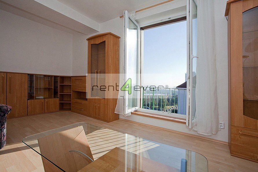 Pronájem bytu 2+1 52 m² – fotografie 4
