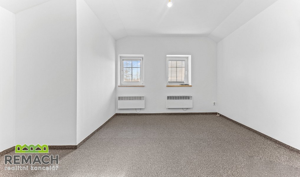 Pronájem bytu 1+kk 30 m², Náchod – náhled fotky 2